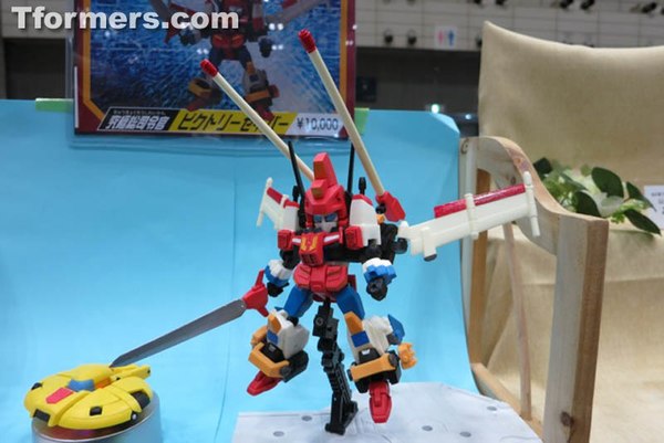 Revoltech Transformers Bumblebee 2012 Winter Wonder Festival  (18 of 24)